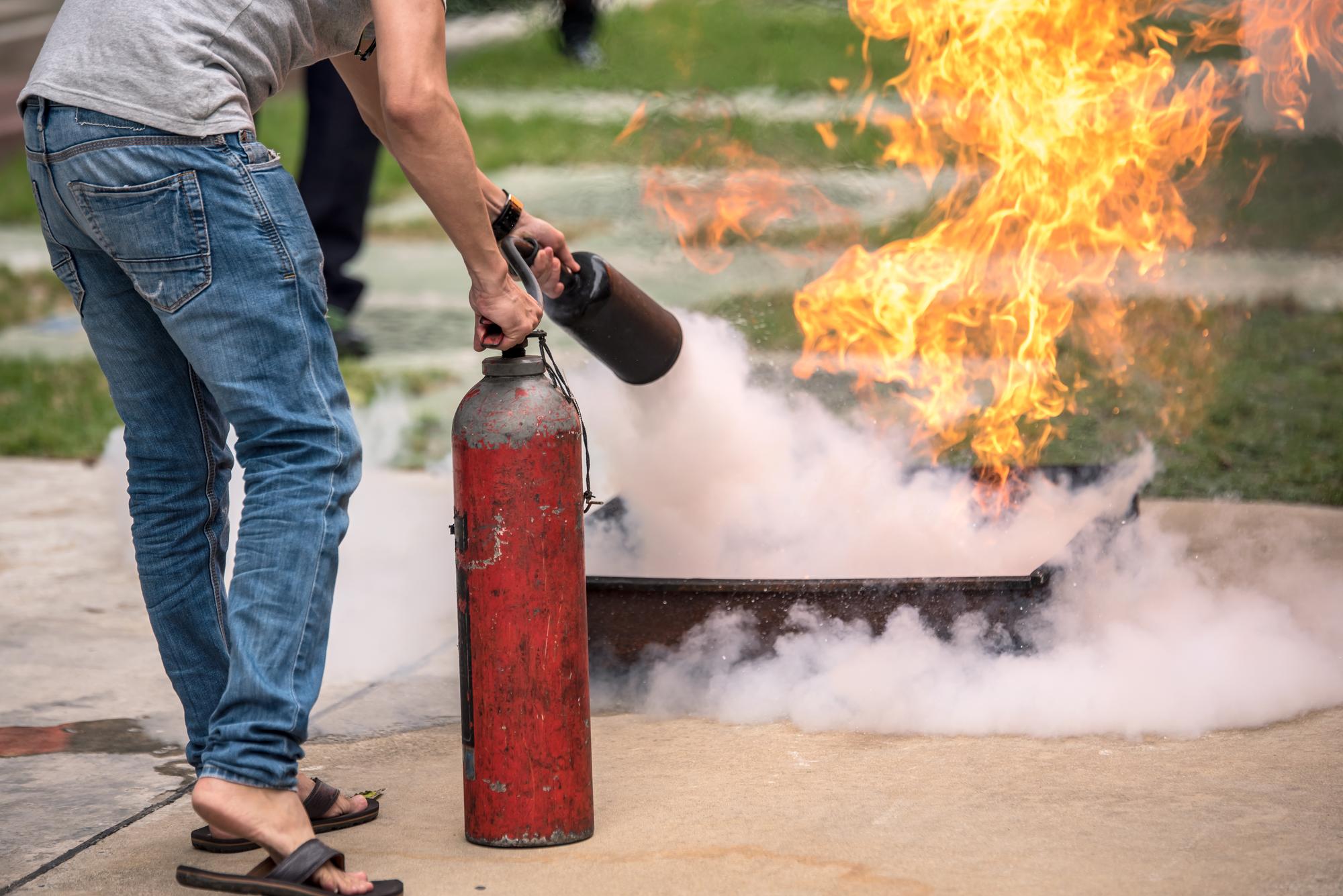 Home 13 basic fire fighting evacuation fire drill simulation training safety condominium factory 640221 70