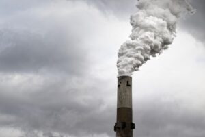 smoking smokestack billowing noxious smoke 665346 83719 1